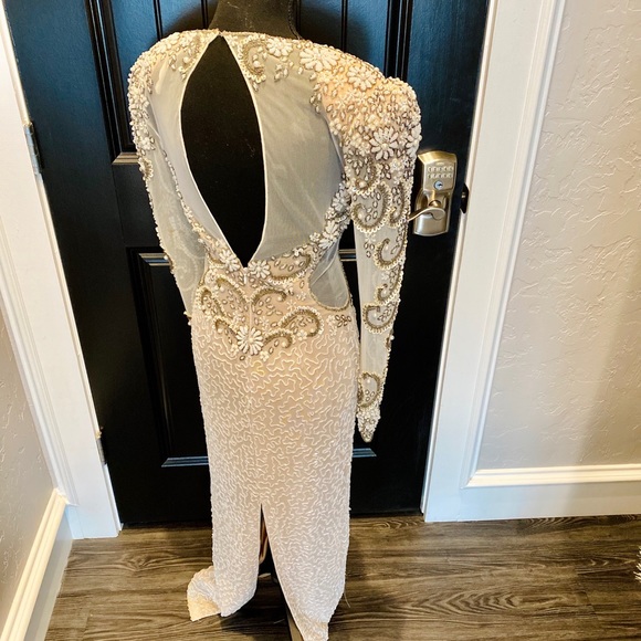 Hand beaded evening gown - Picture 2 of 10